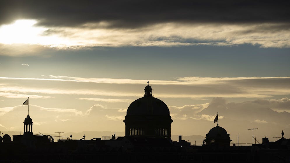 Drei Vorstösse wollen, dass den Parlamentarier*innen mehr Mittel zugesprochen werden.