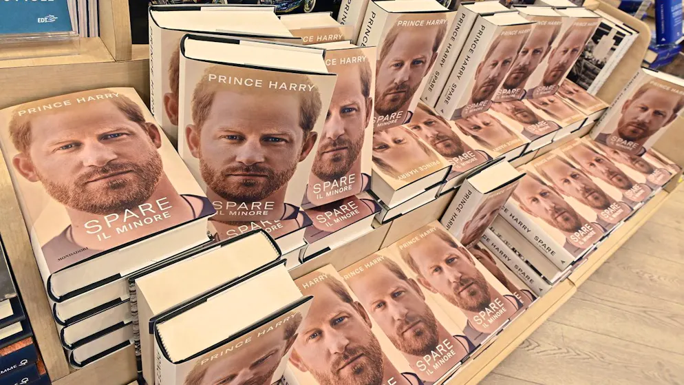 Dopo il libro scandalo. Harry e Meghan si presentano a un matrimonio a sorpresa