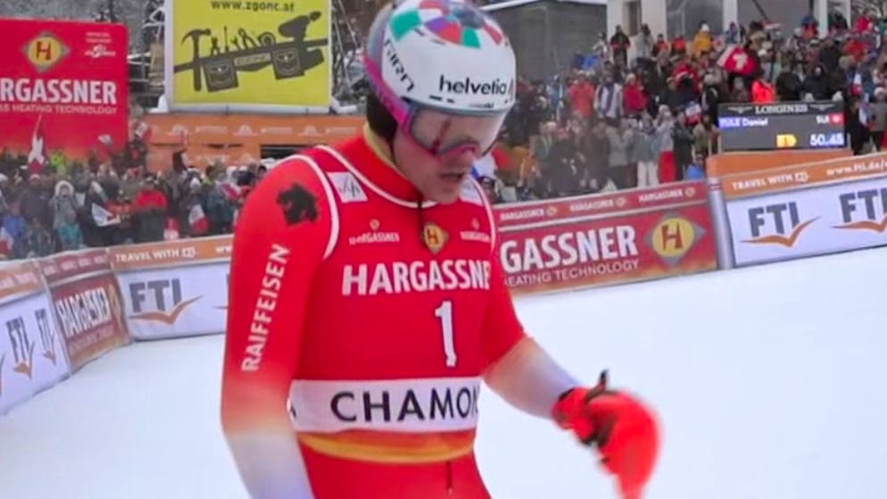 Daniel Yule zeigt in Chamonix einen guten ersten 1. Lauf.