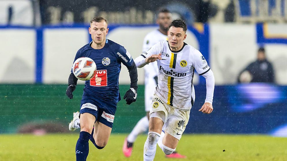 Max Meyer (links) im Zweikampf mit Fabian Rieder