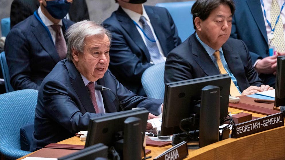 Antonio Guterres (l), Generalsekretär der Vereinten Nationen, hat sich zum Krieg in der Ukraine geäußert. Foto: John Minchillo/AP/dpa
