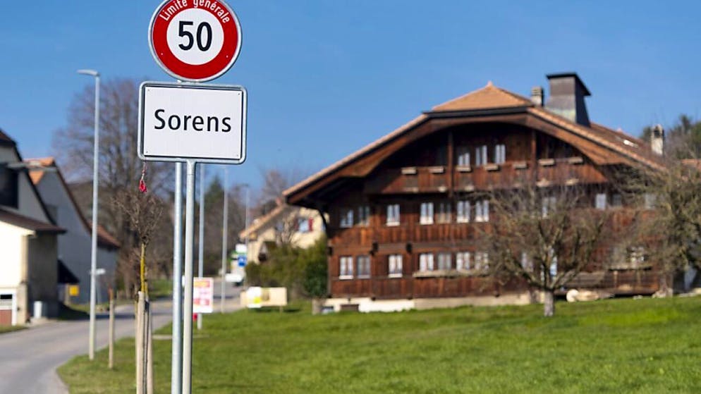 Zwei Männer kamen 2020 in Sorens FR ums Leben. Jetzt steht der mutmassliche Täter vor Gericht. (Archivbild)