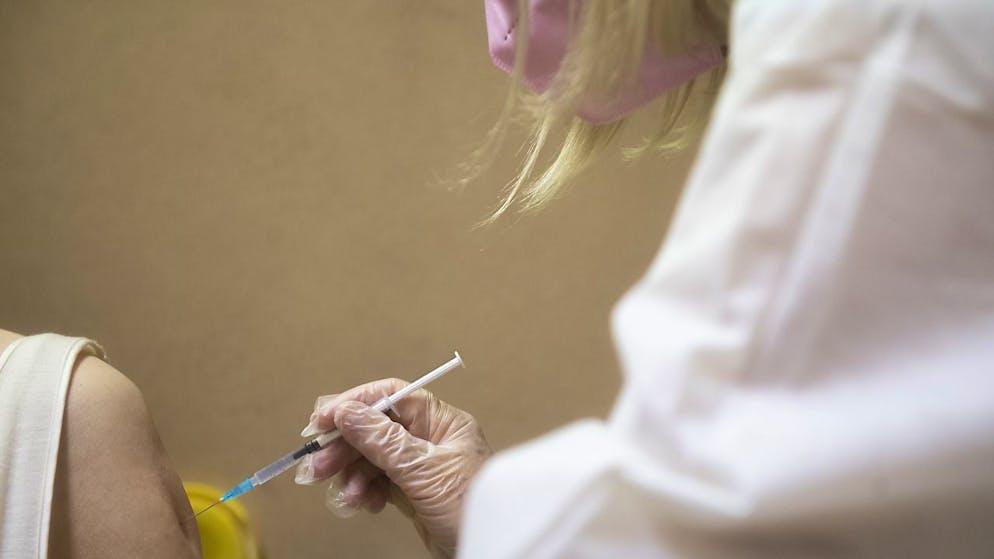 Eine Covid-Impfung im Herbst 2022. (Archiv)