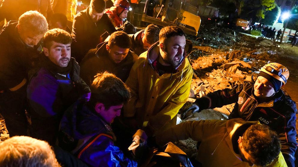 Diese Trümmer liegen in der türkischen Stadt Adana.