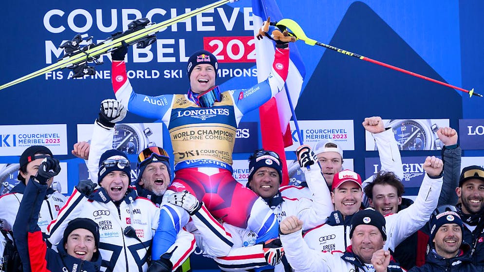 Keine Medaille für Meillard – Pinturault feiert Heimsieg - Gallery. Der französische Lokalmatador Alexis Pinturault lässt sich von seinem Team feiern