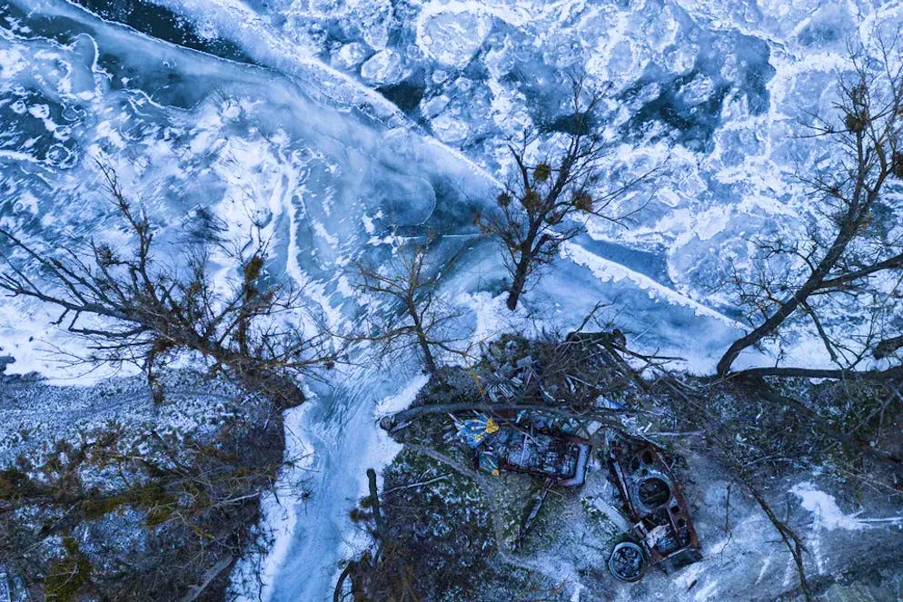 Zerstörte Schützenpanzer am Fluss Siwerskyj Donez.