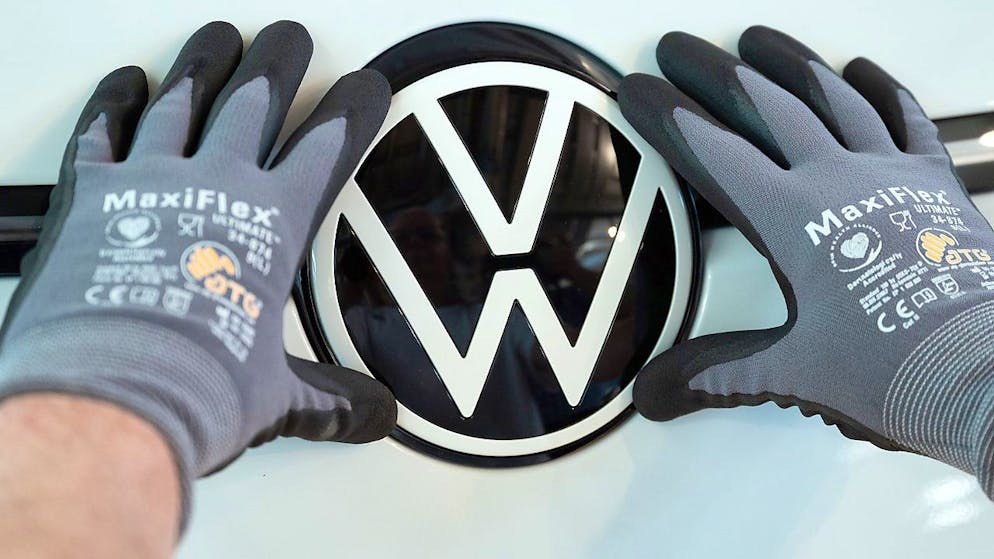 Volkswagen hat vorläufigen Zahlen zufolge im vergangenen Jahr einen Gewinn vor Steuern von 22,5 Milliarden Euro verbucht. Das entspräche einer Steigerung von 12,5 Prozent zum Vorjahr. (Archivbild)