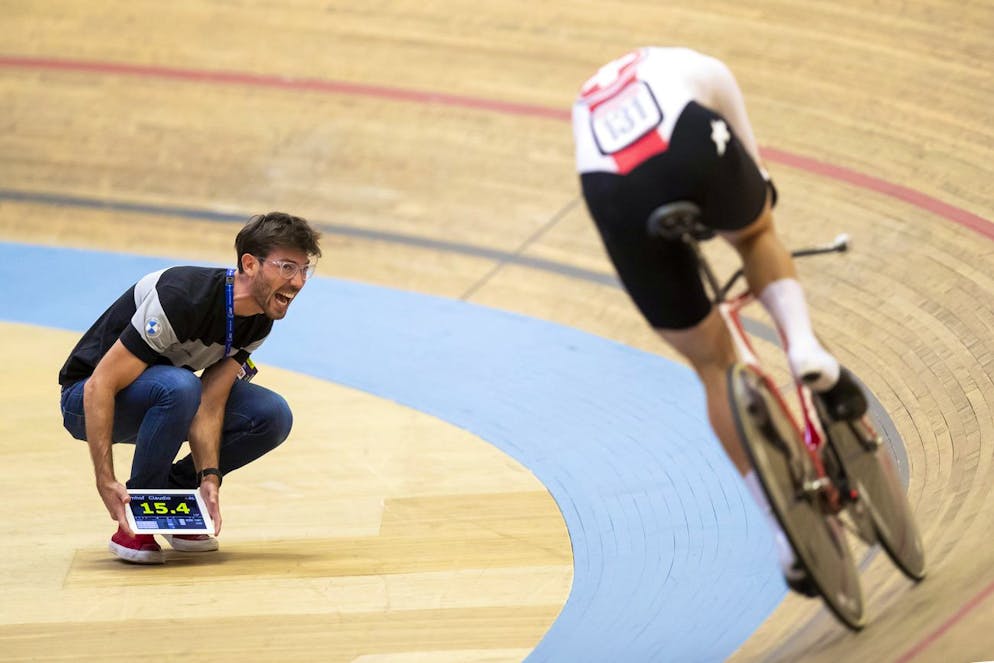 Mickaël Bouget encourage Claudio Imhof.