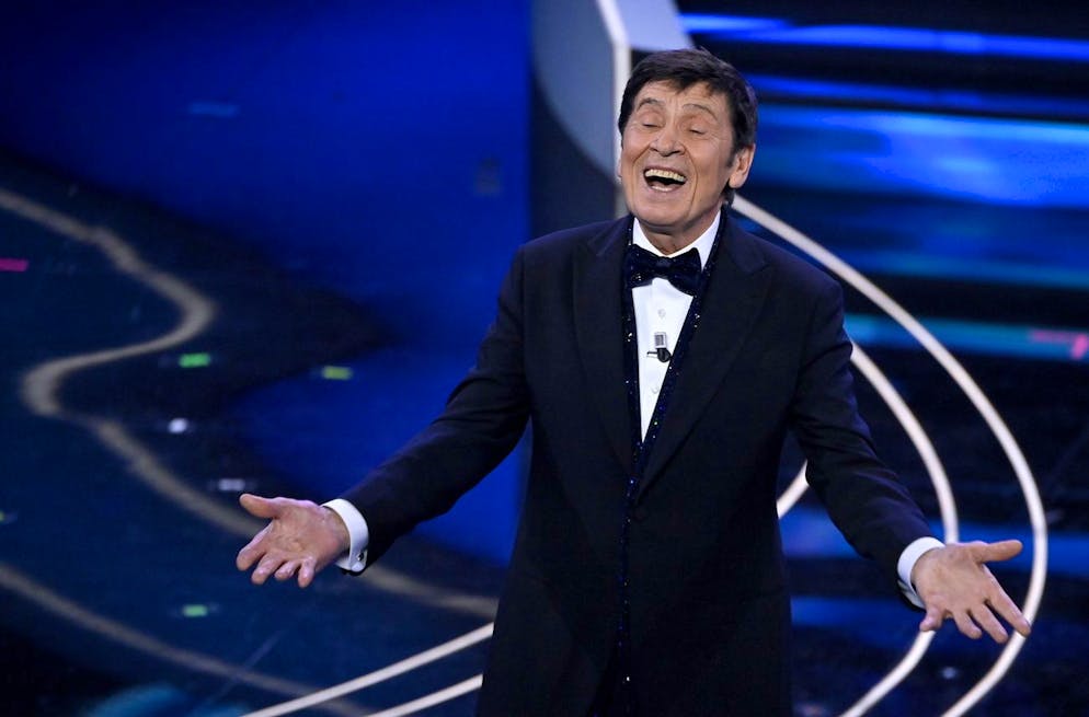 Il cantante italiano Gianni Morandi oggi compie 80 anni (foto d'archivio). 