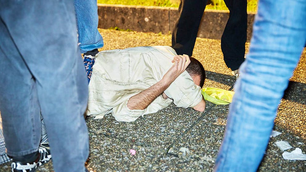 Rund jede dritte Person in der Schweiz hat schon Gewalt oder Diskriminierung erlebt. Das zeigt eine Umfrage (Symbolbild)