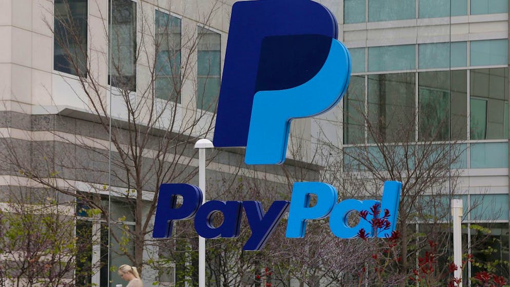 Der Online-Bezahldienst Paypal ist zum Jahresende trotz Inflations- und Rezessionssorgen deutlich gewachsen. Im vierten Quartal stiegen die Erlöse im Jahresvergleich um sieben Prozent auf 7,4 Milliarden Dollar. (Archivbild)