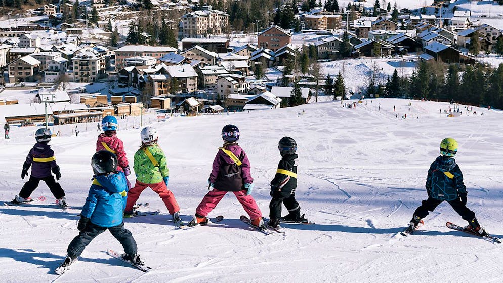 Skifahren ist im Kanton Graubünden Kulturgut und wichtig für die Wirtschaft. Die Förderung beginnt deshalb bei den Kleinsten: Kindergartenkinder lernen während einer regulären Unterrichtswoche das Skifahren.(Symbolbild)