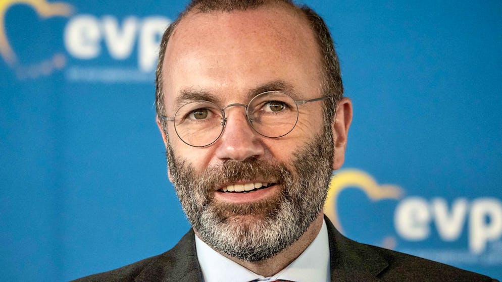 ARCHIV - Manfred Weber (CSU), Fraktionsvorsitzender der EVP im Europaparlament, spricht bei der Pressekonferenz nach der Rede der damaligen Bundeskanzlerin Merkel bei der Klausurtagung des Vorstand der EVP-Fraktion des Europäischen Parlaments. Foto: Michael Kappeler/dpa