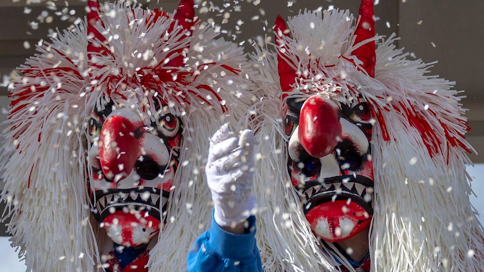 Erstmals seit 2019 kann an der Basler Fasnacht wieder ein Cortège mit Wagencliquen und Chaisen stattfinden. (Archivbild)