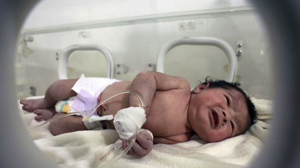 Syrisches Wunder-Baby. Tausende wollen die kleine Aya adoptieren