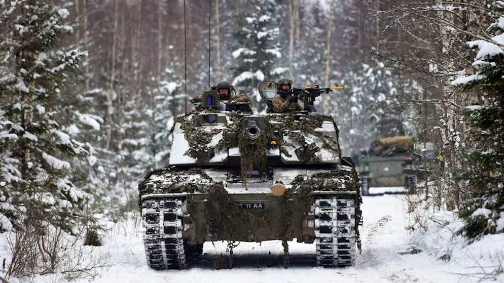 Bedingt einsatzbereit? Westeuropäische Armeen am Anschlag - Gallery. Ein Challenger 2 Kampfpanzer der britischen Armee nimmt an einem militärischen Wintertraining in Estland teil.
