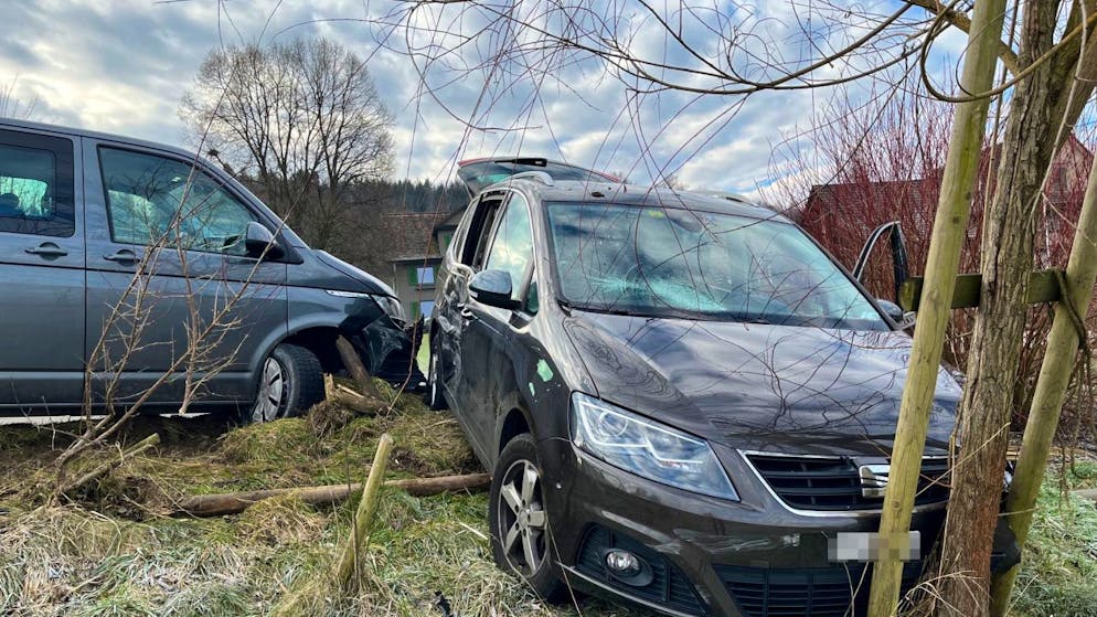 Beim Zusammenprall zweier Autos in Götighofen TG sind am Samstag drei Kinder verletzt worden.