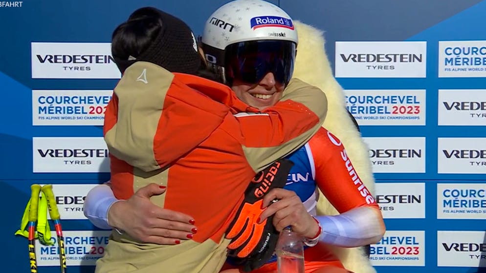 Jasmine Flury sitzt auf dem Leaderthron.