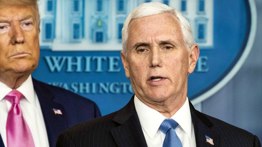 Mike Pence und Donald Trump während einer Medienkonferenz zum Coronavirus.
