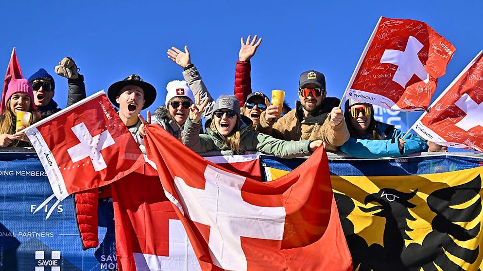Marco Odermatt ist Abfahrtsweltmeister – Sieg vor Kilde - Gallery. Die Schweizer Fans werden in der Abfahrt der Männer nicht enttäuscht