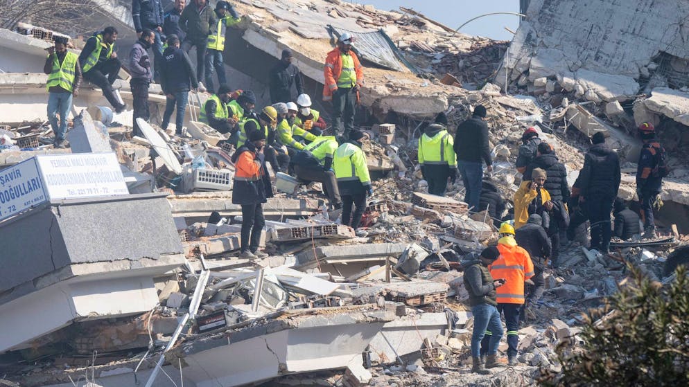 Noch immer werden tausende Opfer unter den Trümmern vermutet.