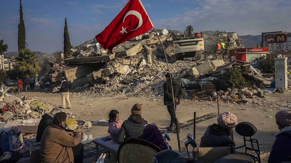Tausende Gebäude wurden beim verheerenden Erdbeben zerstört. Die Schweizer Rettungskette reist am Montag zurück. Ein Team des Schweizerischen Korps für humanitäre Hilfe ist noch im Bezirk Hatay im Einsatz.