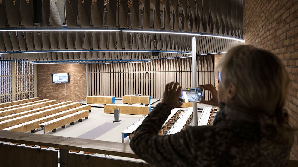 Nach dem Exil in den Oerliker Messehallen wird der Zürcher Kantonsrat nun vorübergehend in der Bullingerkirche tagen: Diesen Umzug machen alle bisherigen Parteien mit - es scheitert keine an den verschiedenen Wahlhürden.
