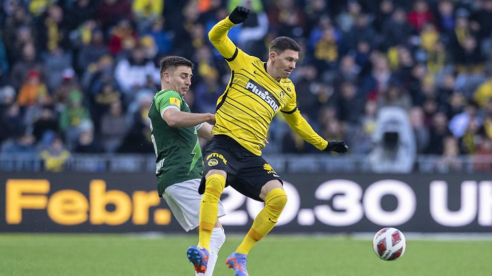 YB war nicht zu stoppen: Der Berner Christian Fassnacht erzielt das 4:1 im Duell mit Basil Stillhart