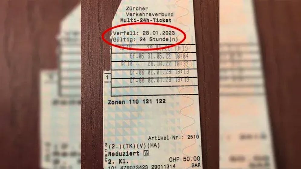 Diese Mehrfahrtenkarte ist am 28.1.2023 abgelaufen. Die Kundin müsste für eine Erstattung einen Selbstbehalt bezahlen oder sich einen Anteil an die nächste Mehrfahrtenkarte gutschreiben lassen.