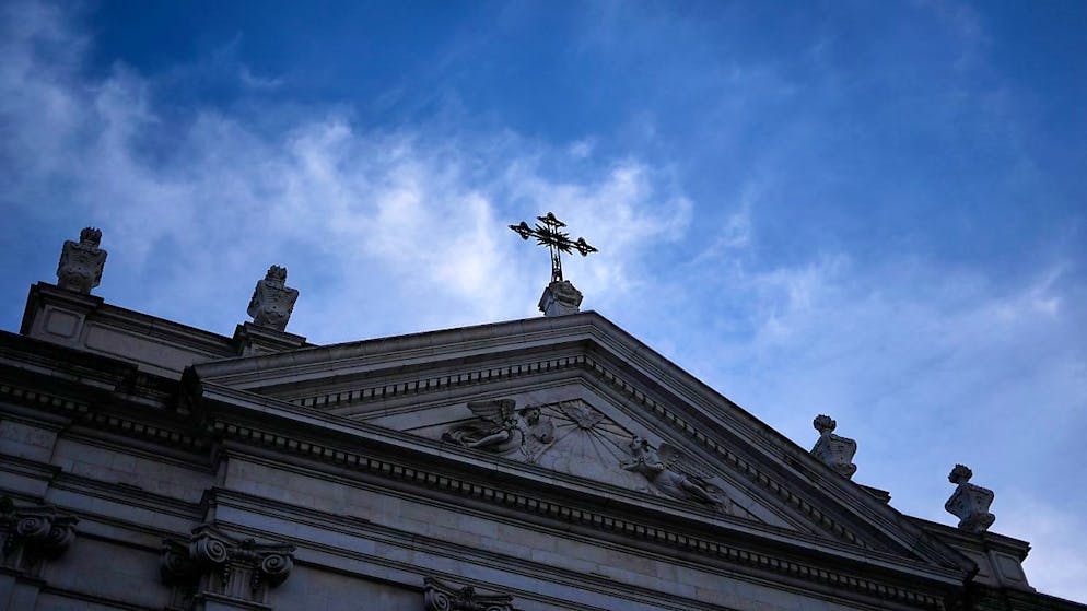ARCHIV - In der katholischen Kirche Portugals sind mindestens rund 5000 Kinder sexuell missbraucht worden. Foto: Armando Franca/AP/dpa