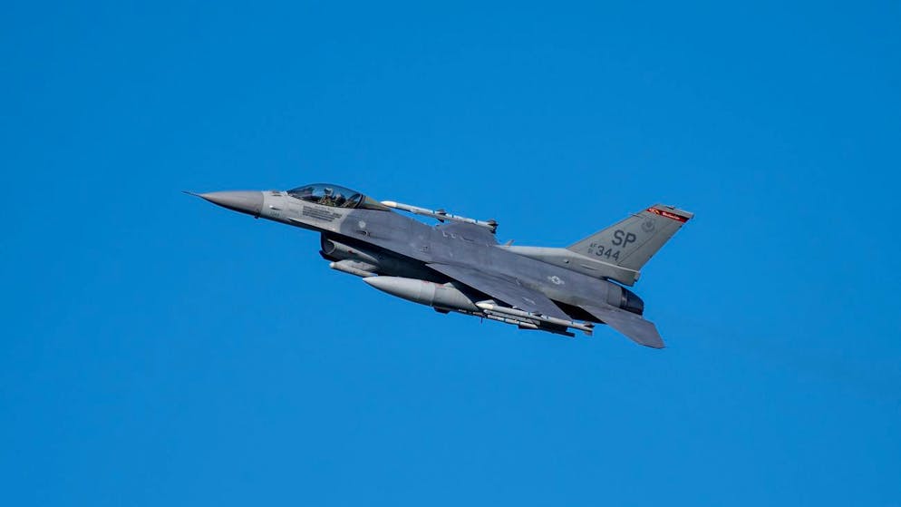 Ein F-16-Kampfflugzeug des US-Militärs hat am Sonntag ein nicht identifiziertes Flugobjektes über dem Huronsee in Michigan abgeschossen. (Archivbild)