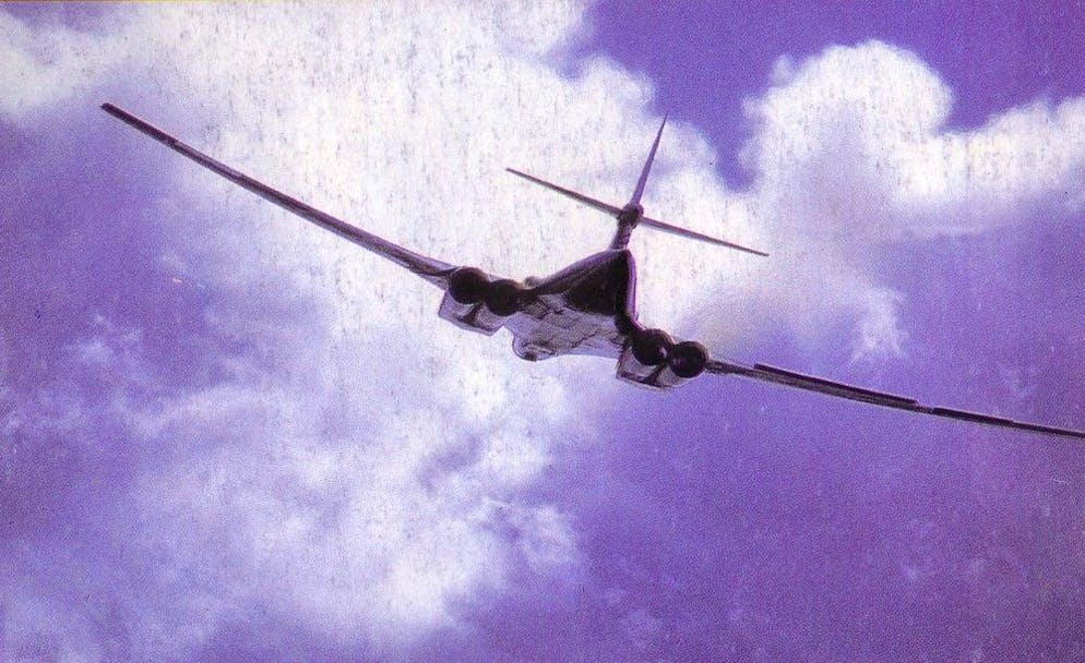Heckansicht der Tu-160, Nato-Name Blackjack.