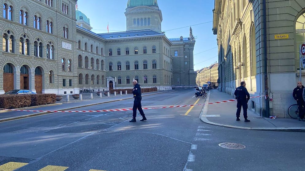 Der Bundesplatz und seine Umgebung waren am Dienstagnachmittag weiträumig abgesperrt.