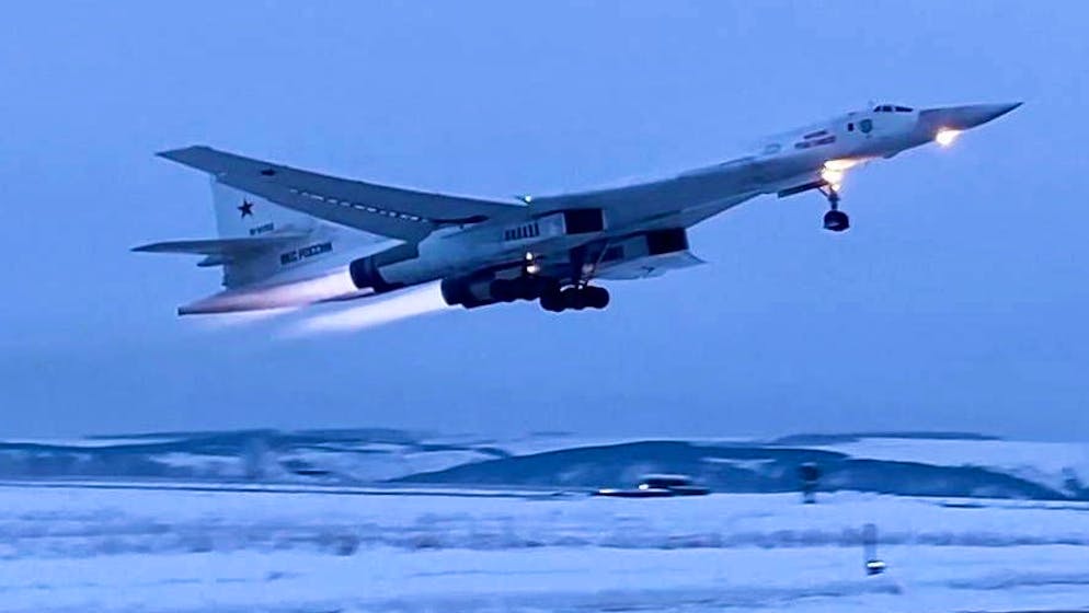 Start einer Tu-160 Mitte Januar 2023 n unbekanntem Ort in Russland.