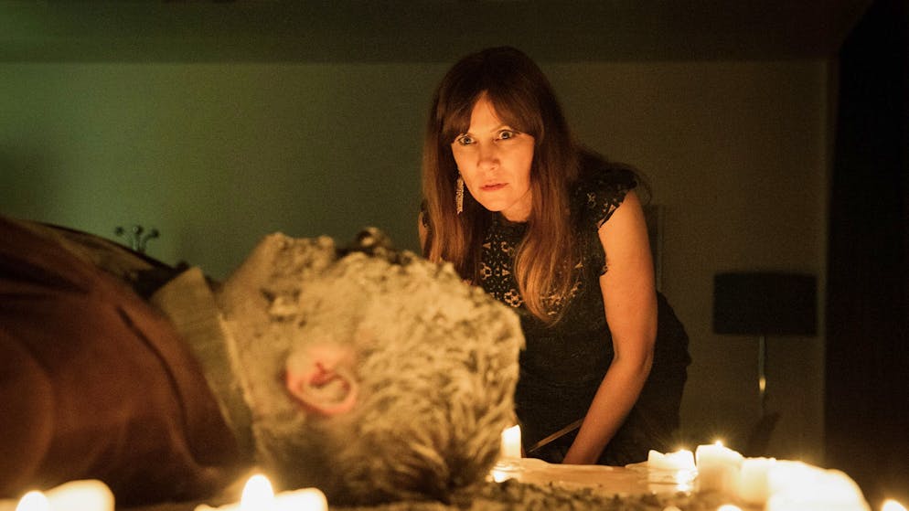 Kinostart für «Der Bestatter» ist bestätigt. Im Film werden die bisherigen Schauspieler*innen ebenfalls wieder mit von der Partie sein: Barbara Terpoorten als Anna-Maria Giovanoli.