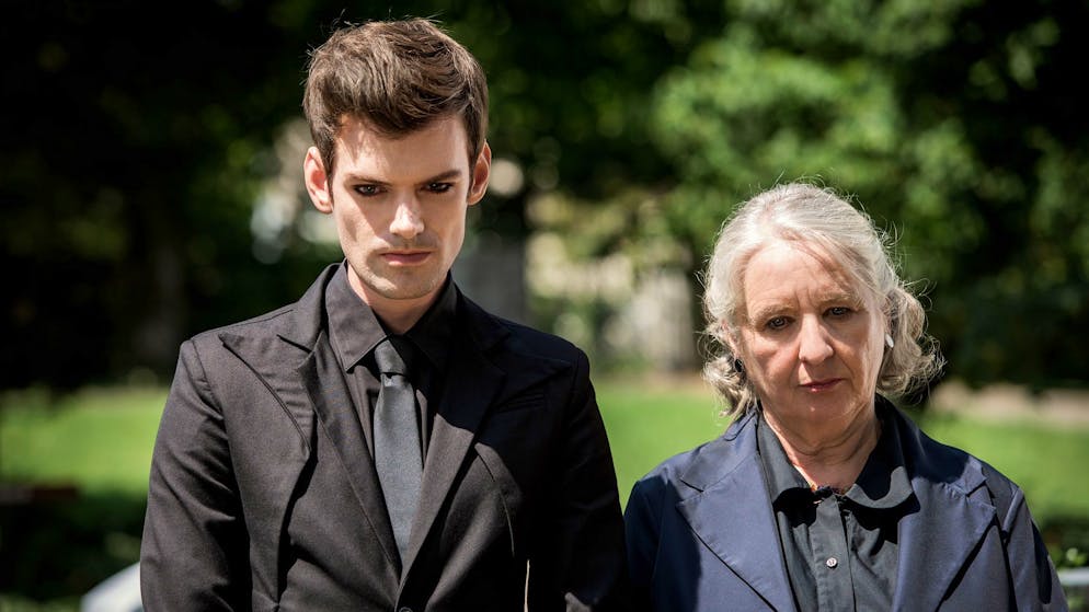 Kinostart für «Der Bestatter» ist bestätigt. Auch geben sich Reto Stalder als Fabio Testi und Suly Röthlisberger als Erika Bürgisser nochmals die Ehre.