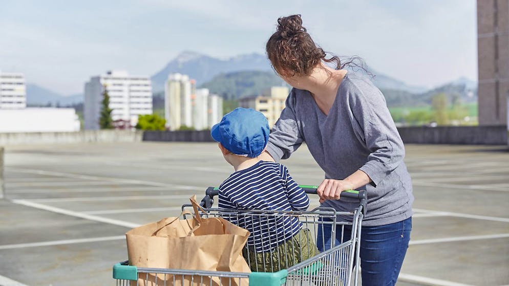 Trotz Inflation will der Schwyzer Kantonsrat nicht an den Familienzulagen schrauben. (Symbolbild)