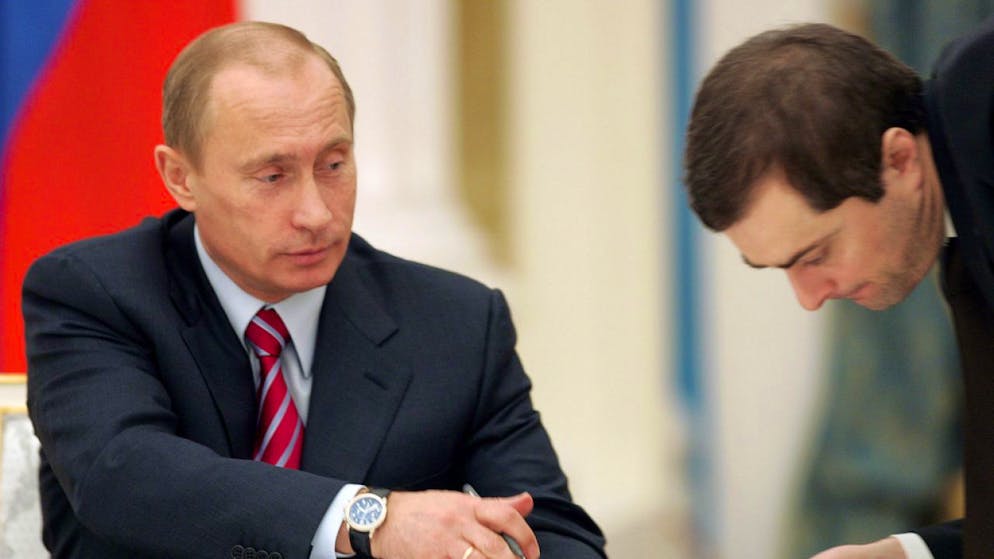 «Der Magier im Kreml» – Giuliano da Empoli über Putins Gedanken - Gallery. Was treibt den russischen Präsidenten Wladimir Putin an? Mit dieser Frage setzt sich Giuliano da Empoli in seinem Roman "Der Magier im Kreml" auseinander.