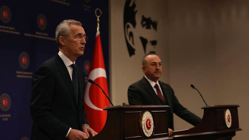 Stoltenberg (links) und Cavusoglu bei ihrer heutigen Pressekonferenz in Ankara.