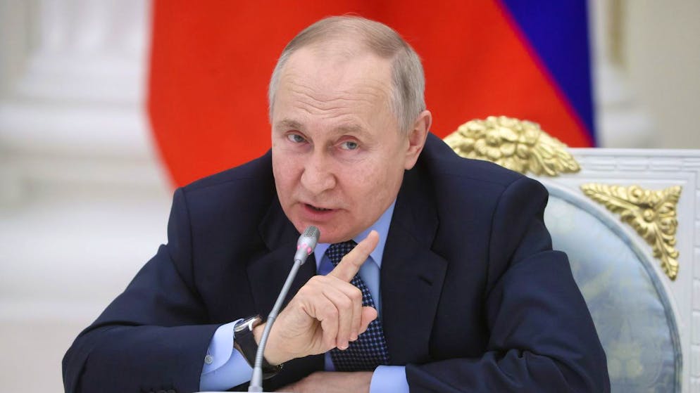 Chronik des Kriegsausbruchs: Der 24. Februar 2022 in Bildern. <strong>13:54 Uhr</strong> – Moskau schlägt vor und ist bereit, mit der Führung der Ukraine über den neutralen Status dieses Landes und die Weigerung, Waffen auf seinem Territorium zu stationieren, zu verhandeln.