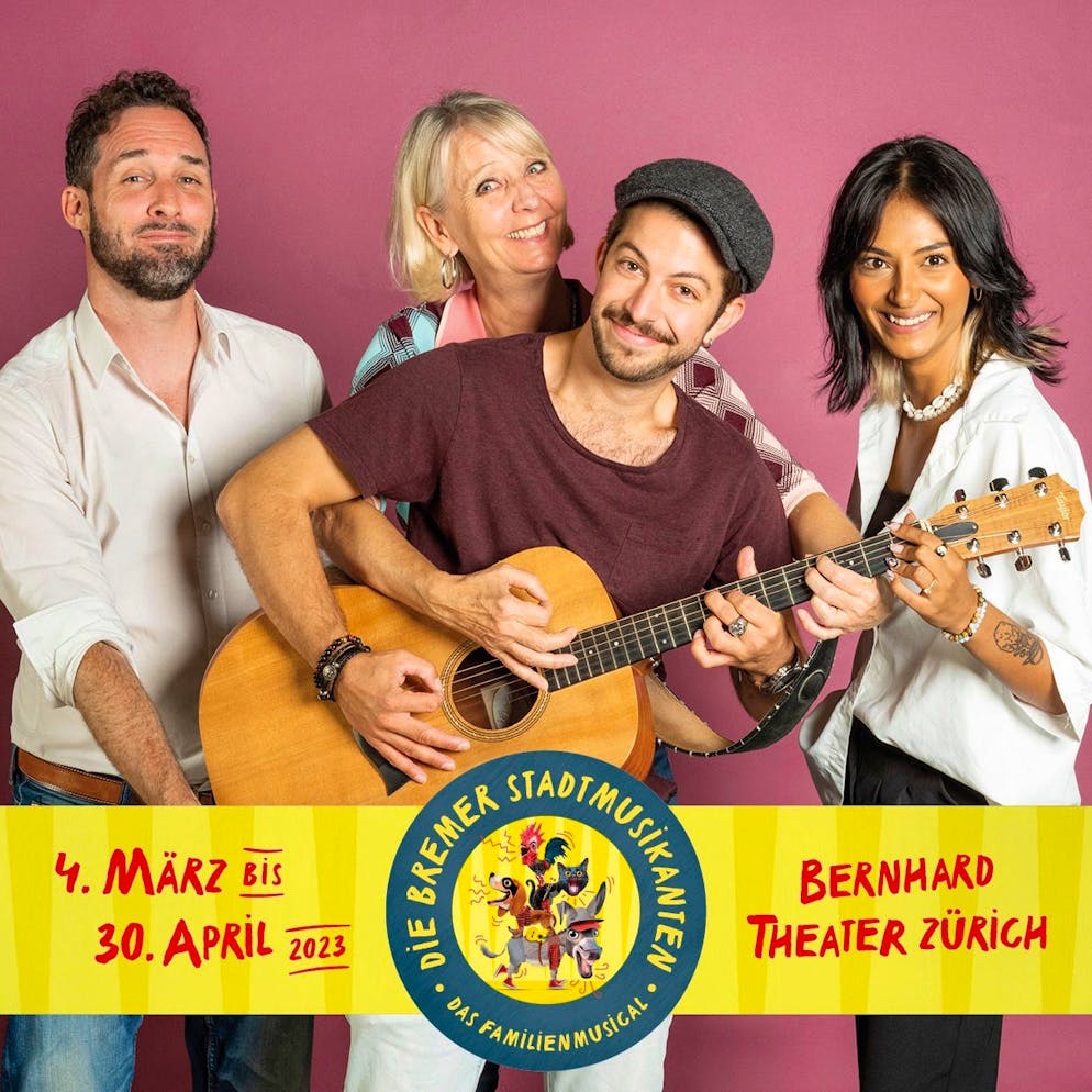 Fritz Bisenz als Hähnin in «Die Bremer Stadtmusikanten». «Die Bremer Stadtmusikanten» auf einen Blick. Anfang März geht es los mit dem Familienmusical rund um Schauspielerin Fritz Bisenz (Mitte hinten).