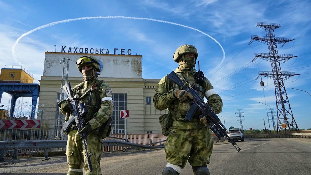 Chronik des Kriegsausbruchs: Der 24. Februar 2022 in Bildern. <strong>15:58 Uhr</strong> – Russland eroberte Nowa Kachowka und das Wasserkraftwerk in Cherson, eine andere Kolonne näherte sich Melitopol. 