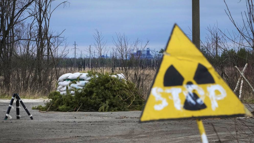 Chronik des Kriegsausbruchs: Der 24. Februar 2022 in Bildern. <strong>18:00 Uhr</strong> – Russische Truppen erobern das Kernkraftwerk Tschernobyl und nehmen das Personal als Geiseln. Der Zustand der Atommüllanlagen und -lager sind unbekannt.