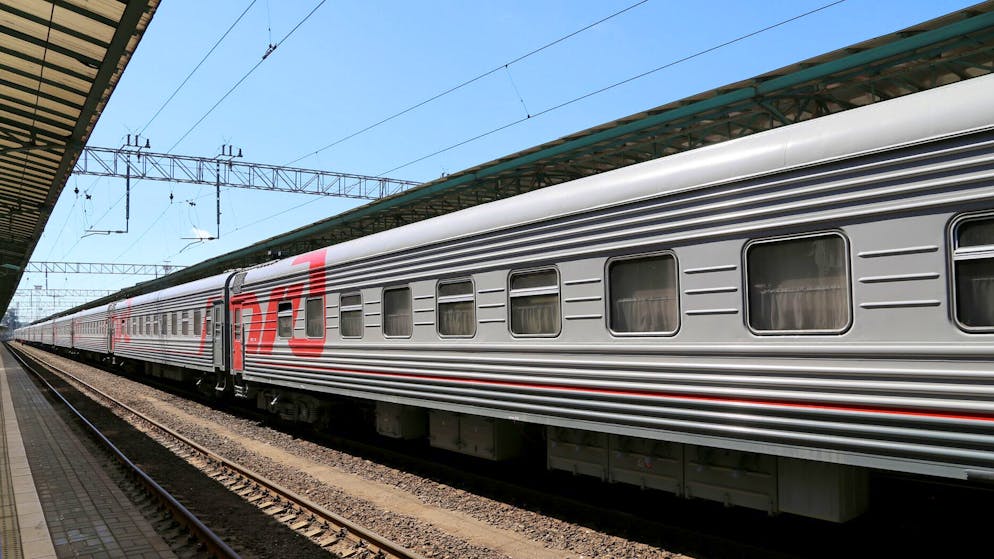 Äusserlich ist Putins Geheimzug kaum von normalen grauen russischen Fernreisezügen zu unterscheiden.