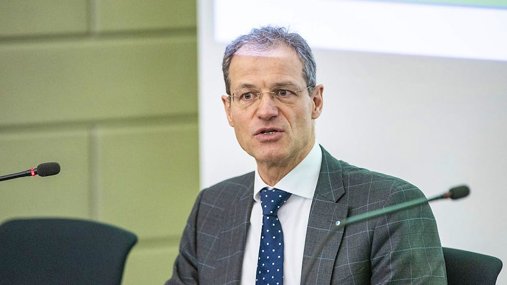 Der Luzerner Finanzdirektor Reto Wyss (Mitte) hat zur Steuerreform eine breite Palette von Vernehmlassungsantworten erhalten. (Archivbild)