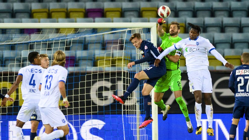 Für Lausanne bestreitet Joël Monteiro (rechts) drei Ligapartien, danach lehnt er seinen Profivertrag ab.