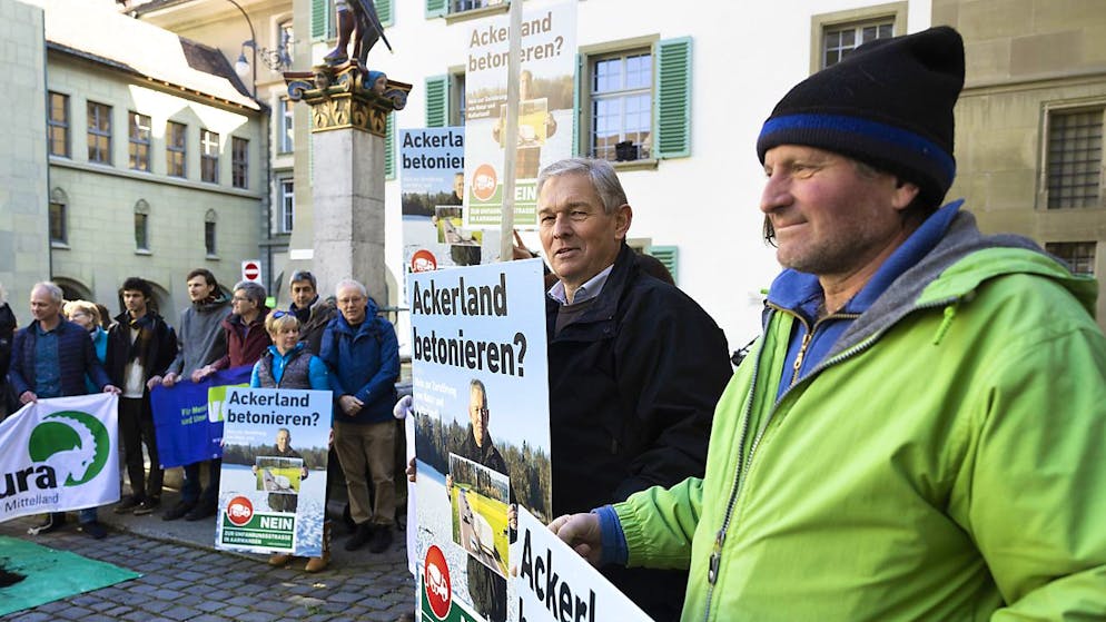 Landwirte aus dem Oberaargau protestierten vor wenigen Tagen in Bern gegen eine geplante Umfahrung im Raum Aarwangen.
