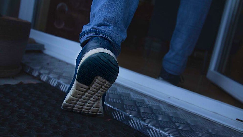 Ein 22-jähriger Mann brach in ein Restaurant beim Bahnhof Rapperswil SG ein. Er suchte einen Platz zum Schlafen, stahl aber nichts. (Symbolbild)