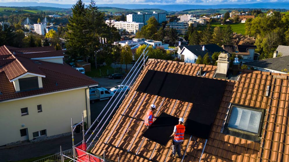 Der Kanton Freiburg will die Unterstützung für die Renovierung von Gebäuden und die Sanierung von Heizsystemen verstetigen. (Symbolbild)