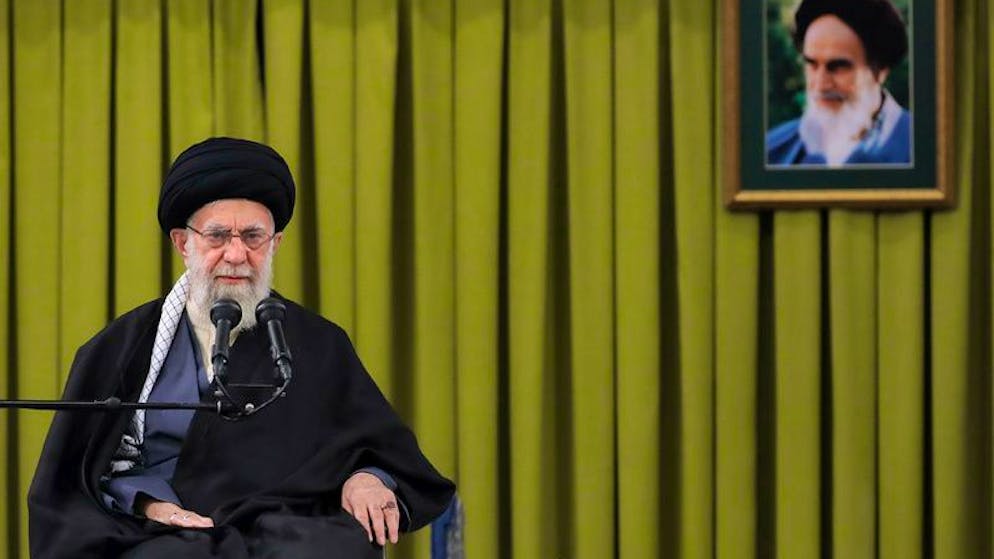 Atmosphäre im Iran «wie Feuer unter der Asche» - Gallery. Ali Chamenei, Oberster Führer und geistliches Oberhaupt des Iran spricht zu den Menschen aus dem Nordwesten des Landes spricht.
